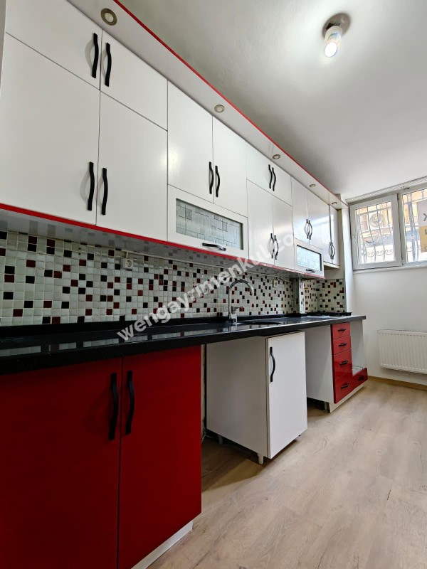 ÜSKÜDAR SELAMİALİ FISTIKAĞACINDA 3+1 SATILIK DAİRE