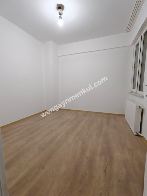 ÜSKÜDAR SELAMİALİ FISTIKAĞACINDA 3+1 SATILIK DAİRE