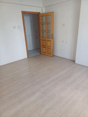 GÜVENAY - ÇORUM KALE  BAHABEY CADDESİ ÜZERİ  3+1 KİRALIK  DAİRE