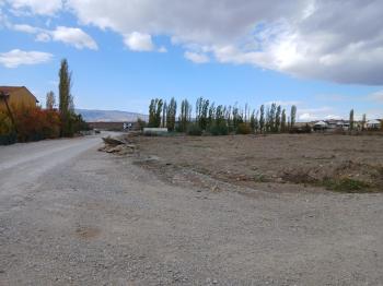 GÜVENAY - ÇORUM İBRAHİM ÇAYIRI MEVKİİ VİLLA İMARLI SATILIK  ARSA