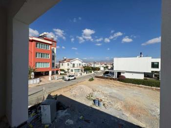 Lefkoşa Metehan Kermiya Bölgesinde Satılık İkiz 3+1 Villa