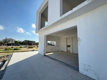 Lefkoşa Metehan Kermiya Bölgesinde Satılık İkiz 3+1 Villa