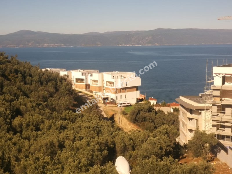 EMLAK HABERCİSİ 'NDEN MUDANYA BURGAZ MAH.'DE PARK LEVENT'TE SATILIK ARA KAT 100 M2 LÜKS 2+1 DAİRE