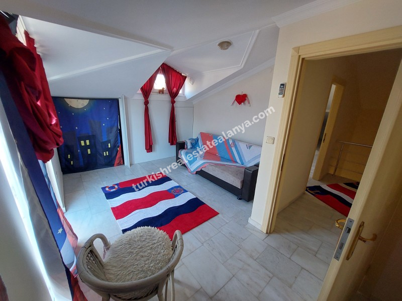 Na prodaju dvoetažni stan 4+1 (penthaus)!