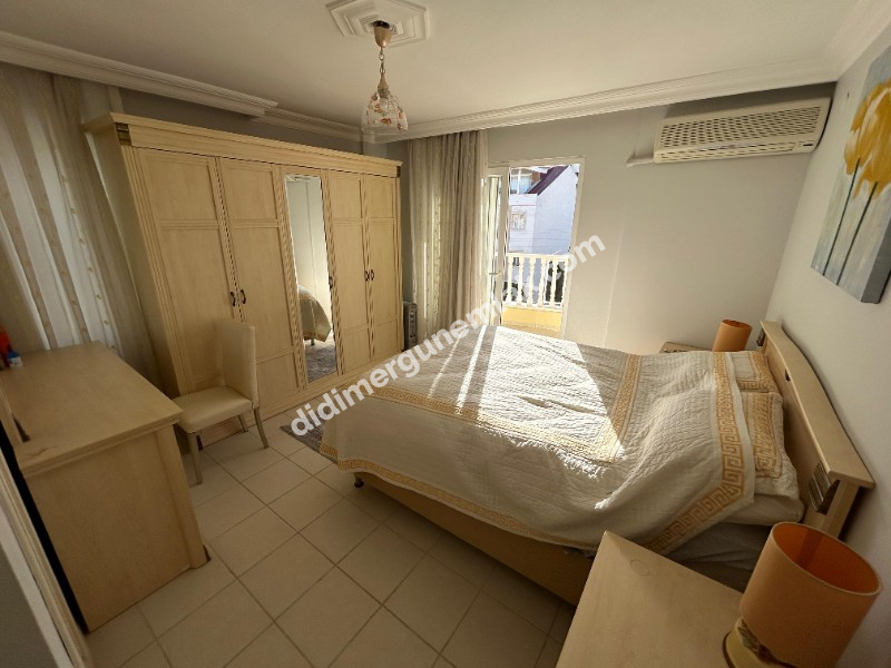 DİDİM ALTINKUM – ALTÜRK SİTESİNDE HAVUZ CEPHELİ EŞYALI 3+1 DUBLEKS