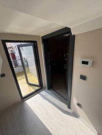 DUBLEKS otoparklı site içi YENI BINA metro metrobüs yürüme mesafesi çift kat girişli