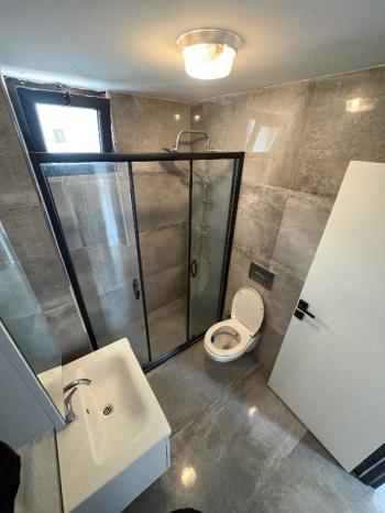 DUBLEKS otoparklı site içi YENI BINA metro metrobüs yürüme mesafesi çift kat girişli