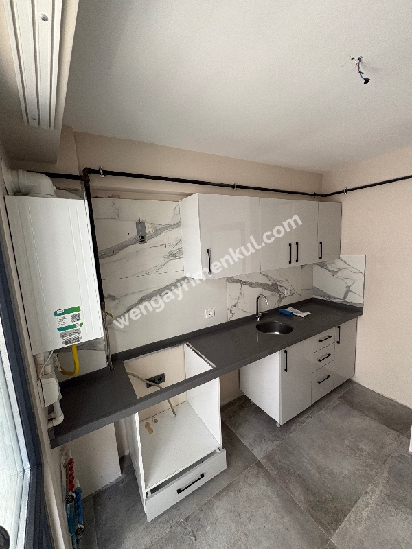 DUBLEKS otoparklı site içi YENI BINA metro metrobüs yürüme mesafesi çift kat girişli