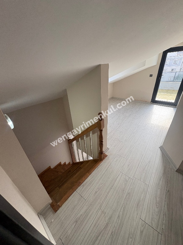 DUBLEKS otoparklı site içi YENI BINA metro metrobüs yürüme mesafesi çift kat girişli