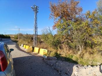 GÜVENAY - ÇORUM ÜÇTUTLAR  AYARIK BAĞLARI GİRİŞİ SATILIK VİLLA ARSASI 