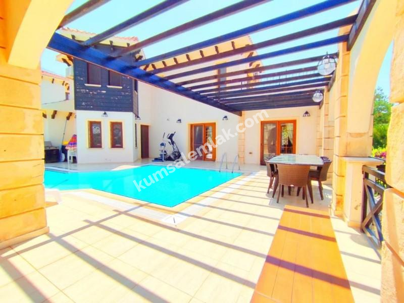 GİRNE BELLAPAİS'DE FUL EŞYALI 4+2 VİLLA 