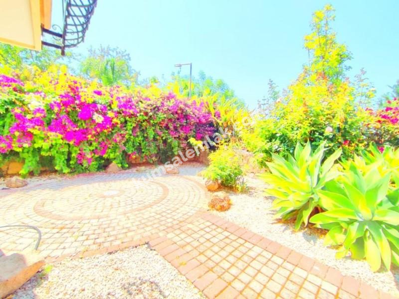 GİRNE BELLAPAİS'DE FUL EŞYALI 4+2 VİLLA 