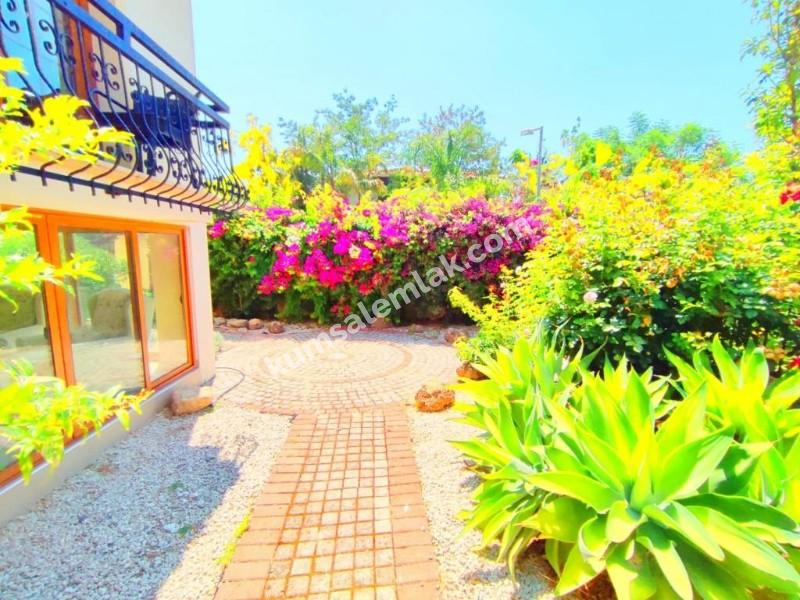 GİRNE BELLAPAİS'DE FUL EŞYALI 4+2 VİLLA 