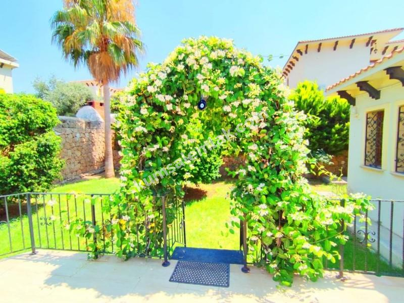 GİRNE BELLAPAİS'DE FUL EŞYALI 4+2 VİLLA 