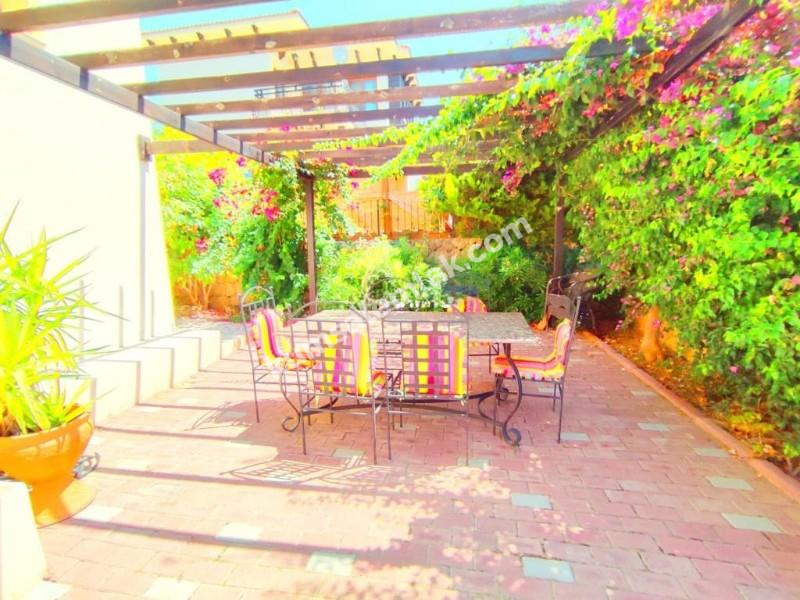 GİRNE BELLAPAİS'DE FUL EŞYALI 4+2 VİLLA 