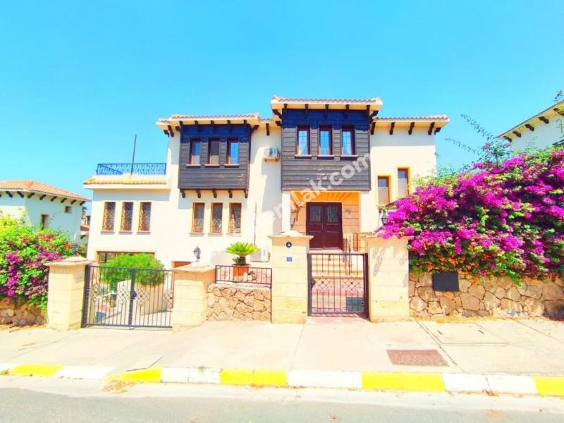 GİRNE BELLAPAİS'DE FUL EŞYALI 4+2 VİLLA 