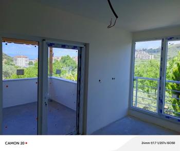 BURSA-MUDANYA ANA YOLA 1 KM MESAFEDE MUDANYA IŞIKLI YOLU 'NDA  ASFALTA CEPHE 6+1 VİLLA& KONAK