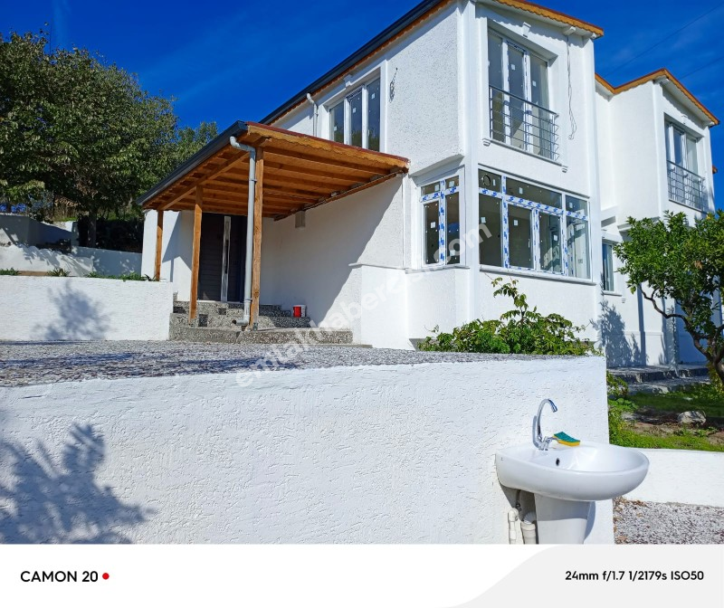 BURSA-MUDANYA ANA YOLA 1 KM MESAFEDE MUDANYA IŞIKLI YOLU 'NDA  ASFALTA CEPHE 6+1 VİLLA& KONAK