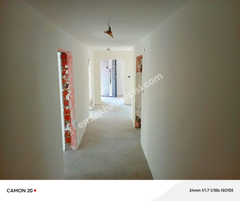 BURSA-MUDANYA ANA YOLA 1 KM MESAFEDE MUDANYA IŞIKLI YOLU 'NDA  ASFALTA CEPHE 6+1 VİLLA& KONAK