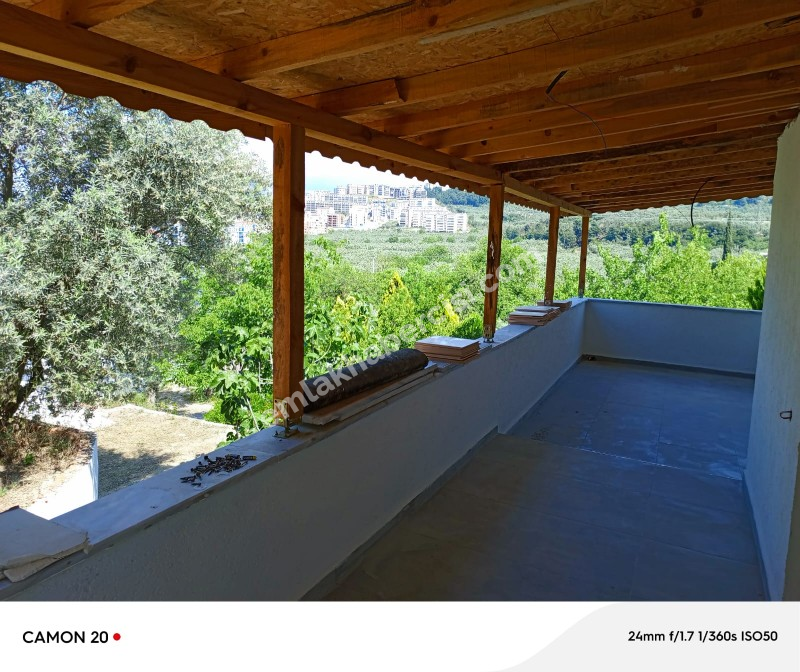 BURSA-MUDANYA ANA YOLA 1 KM MESAFEDE MUDANYA IŞIKLI YOLU 'NDA  ASFALTA CEPHE 6+1 VİLLA& KONAK