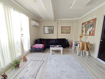 BORNOVA ÇINARLI’DA MUHTEŞEM KONUM 1+1 FIRSAT DAİRE