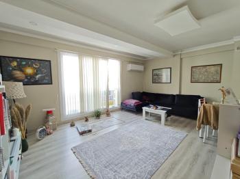 BORNOVA ÇINARLI’DA MUHTEŞEM KONUM 1+1 FIRSAT DAİRE