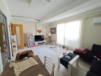 BORNOVA ÇINARLI’DA MUHTEŞEM KONUM 1+1 FIRSAT DAİRE