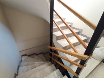 BORNOVA ÇINARLI’DA MUHTEŞEM KONUM 1+1 FIRSAT DAİRE