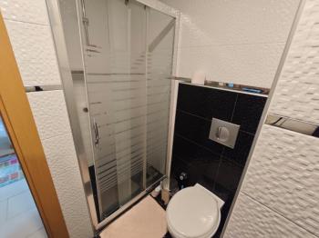 BORNOVA ÇINARLI’DA MUHTEŞEM KONUM 1+1 FIRSAT DAİRE