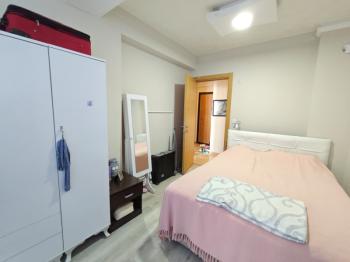 BORNOVA ÇINARLI’DA MUHTEŞEM KONUM 1+1 FIRSAT DAİRE