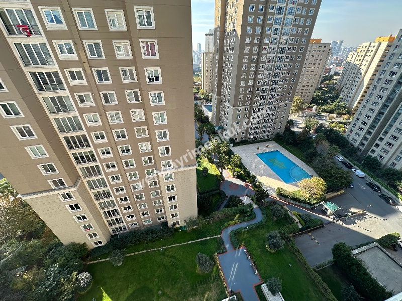 ATAŞEHİR UPHILL COURT SİTESİNDE KİRALIK EŞYALI 1+1 