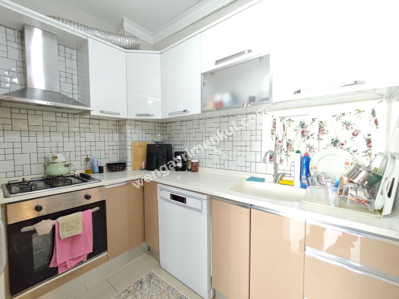 BORNOVA ÇINARLI’DA MUHTEŞEM KONUM 1+1 FIRSAT DAİRE