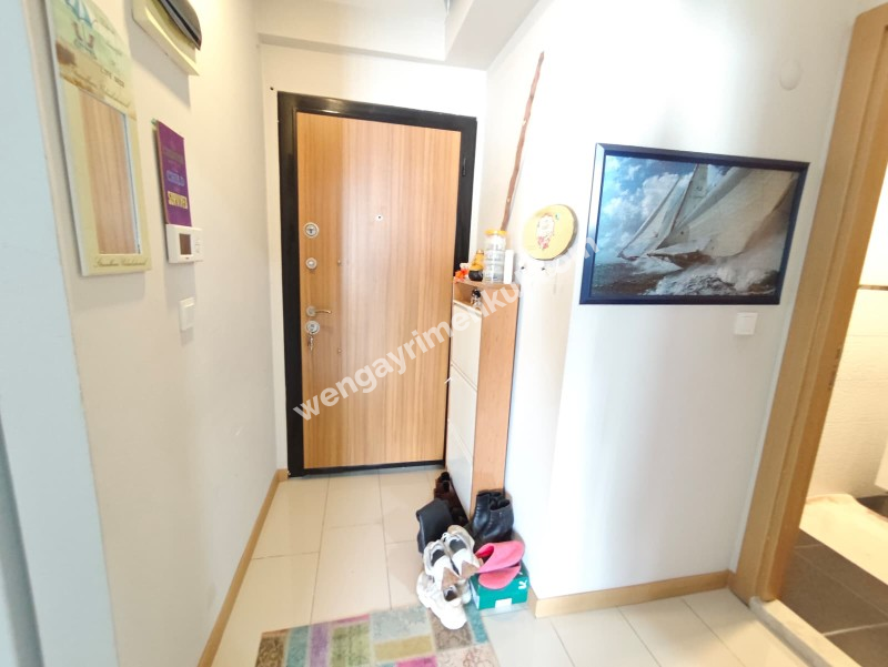 BORNOVA ÇINARLI’DA MUHTEŞEM KONUM 1+1 FIRSAT DAİRE