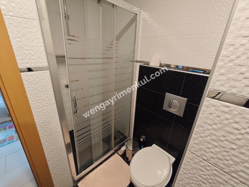 BORNOVA ÇINARLI’DA MUHTEŞEM KONUM 1+1 FIRSAT DAİRE