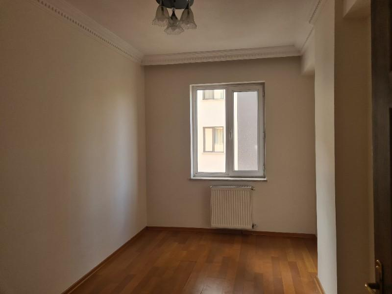  SELÇUK MAH. ARA  KAT  KİRALIK 3+1  DAİRE