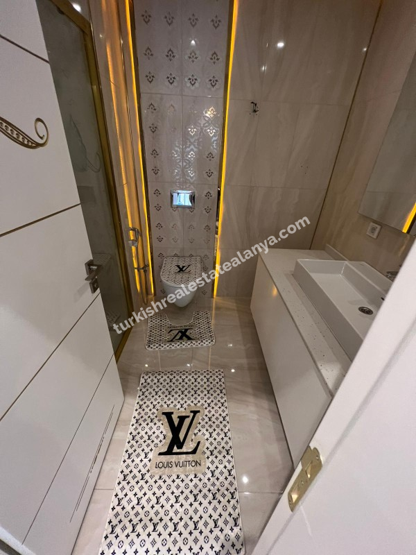 2+1 fUL FERNITURED APT  RIGHT ON  BEACH  SIDE -2+1 Potpuno namješten stan – na samoj obali mora