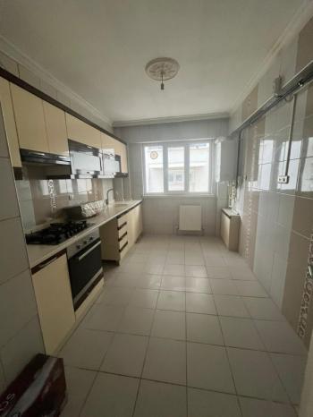 AFYON ÜÇOK EMLAKTAN FATİH MAH TEMİZ BAKIMLI 3+1 KİRALIK DAİRE