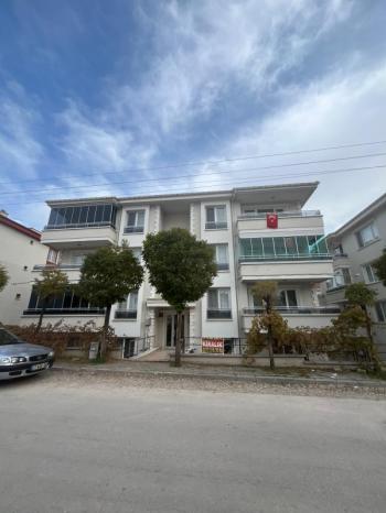 AFYON ÜÇOK EMLAKTAN FATİH MAH TEMİZ BAKIMLI 3+1 KİRALIK DAİRE