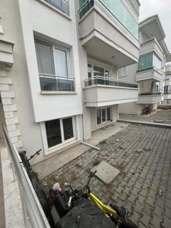 AFYON ÜÇOK EMLAKTAN FATİH MAH TEMİZ BAKIMLI 3+1 KİRALIK DAİRE