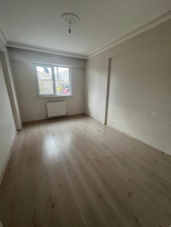 AFYON ÜÇOK EMLAKTAN FATİH MAH TEMİZ BAKIMLI 3+1 KİRALIK DAİRE