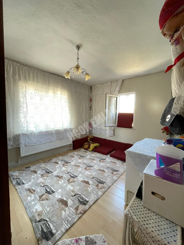  AFYON ÜÇOK EMLAKTAN MAREŞAL F ÇAKMAK MAH SATILIK BODRUM+2 KATLI FIRSAT BİNA