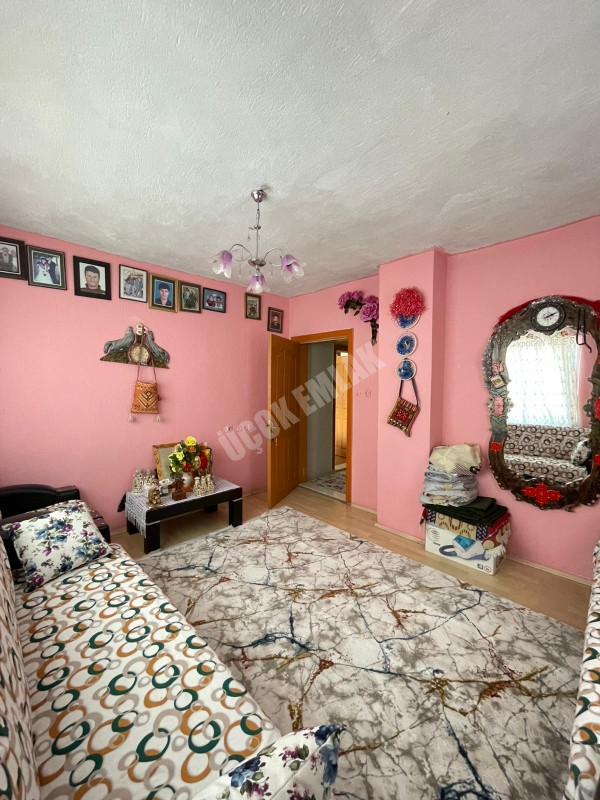  AFYON ÜÇOK EMLAKTAN MAREŞAL F ÇAKMAK MAH SATILIK BODRUM+2 KATLI FIRSAT BİNA