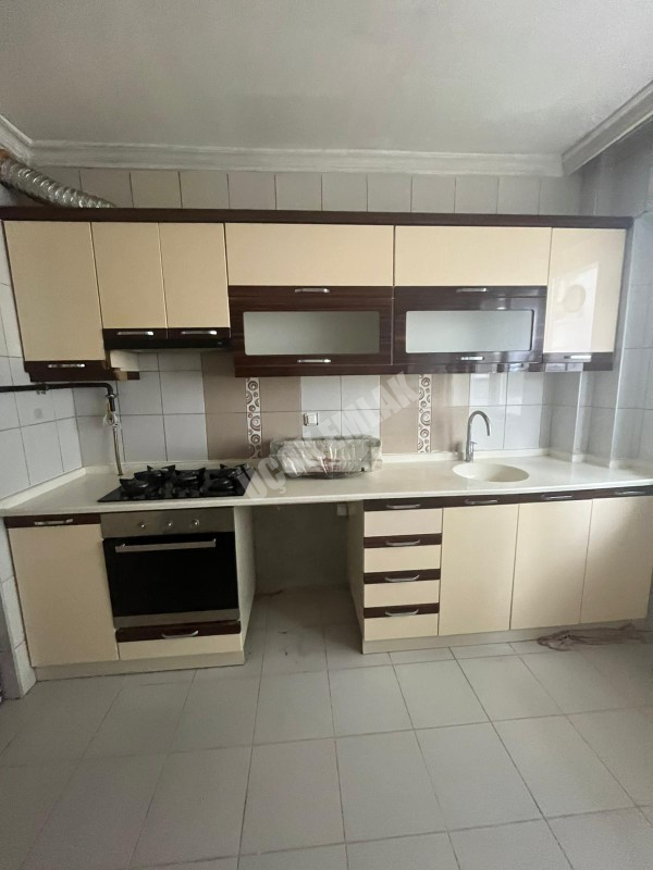 AFYON ÜÇOK EMLAKTAN FATİH MAH TEMİZ BAKIMLI 3+1 KİRALIK DAİRE