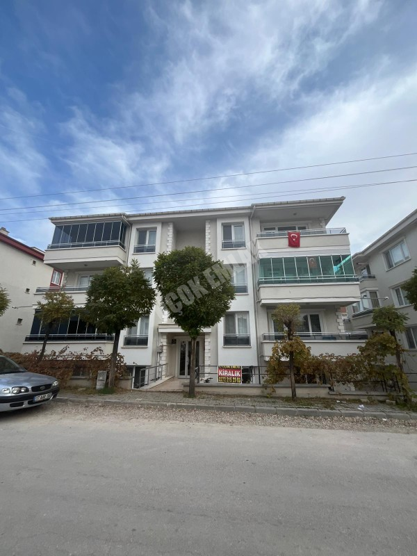 AFYON ÜÇOK EMLAKTAN FATİH MAH TEMİZ BAKIMLI 3+1 KİRALIK DAİRE