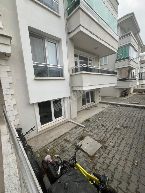 AFYON ÜÇOK EMLAKTAN FATİH MAH TEMİZ BAKIMLI 3+1 KİRALIK DAİRE