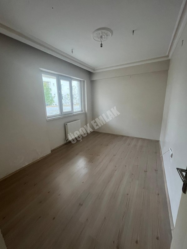 AFYON ÜÇOK EMLAKTAN FATİH MAH TEMİZ BAKIMLI 3+1 KİRALIK DAİRE