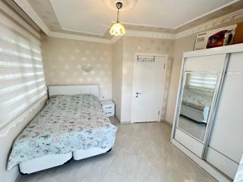 DİDİM ALTINKUM MAHALLESİNDE DENİZE YÜRÜME MESAFESİNDE ,DOĞA MANZARALI | HAVUZLU SİTEDE EŞYALI AYRI MUTFAKLI  SATILIK 2+1 DAİRE