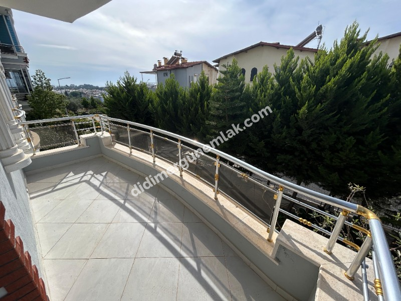 DİDİM ALTINKUM MAHALLESİNDE DENİZE YÜRÜME MESAFESİNDE ,DOĞA MANZARALI | HAVUZLU SİTEDE EŞYALI AYRI MUTFAKLI  SATILIK 2+1 DAİRE