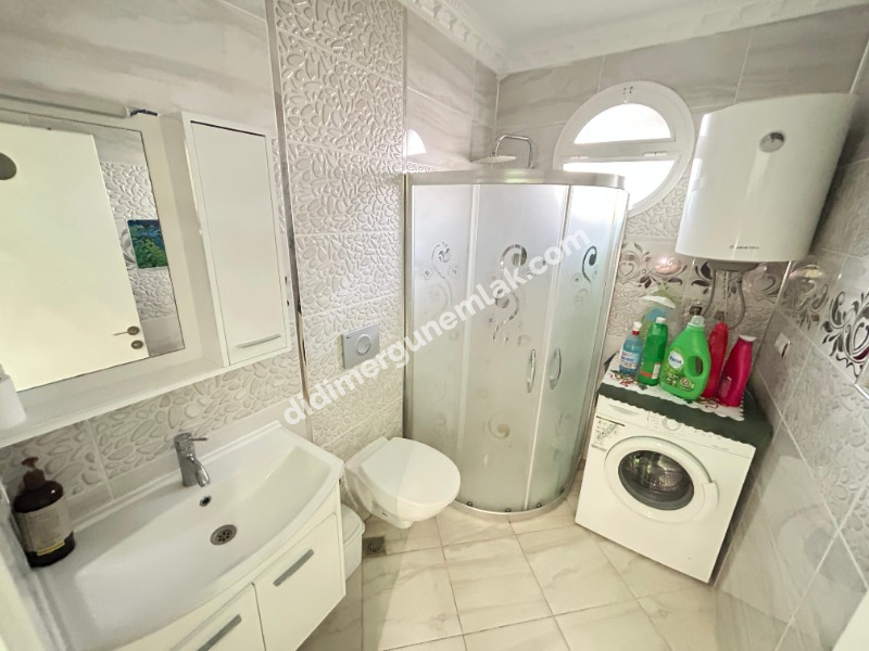 DİDİM ALTINKUM MAHALLESİNDE DENİZE YÜRÜME MESAFESİNDE ,DOĞA MANZARALI | HAVUZLU SİTEDE EŞYALI AYRI MUTFAKLI  SATILIK 2+1 DAİRE