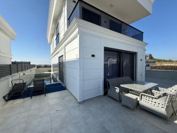 Didim'de Eşyalı Saunalı Hamamlı Eşyalı Satılık Villa